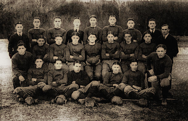 1921-royal-cc-football-champions-bill-cannon.jpg