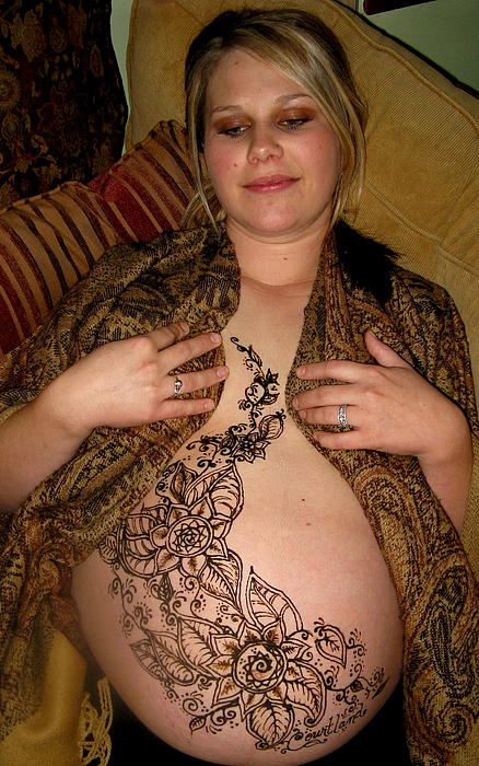 pregnant belly art. Henna on Pregnant Belly