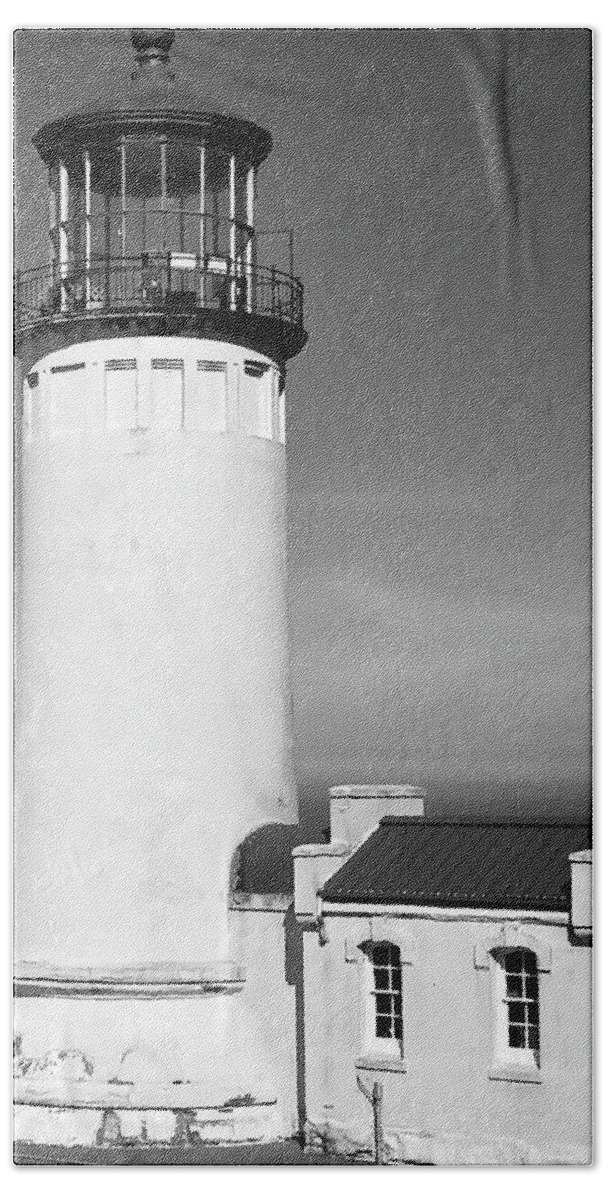 B&w-photography Bath Towel featuring the digital art The Lighthouse by Kirt Tisdale