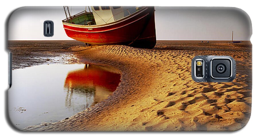 England Galaxy S5 Case featuring the photograph Low Tide by Peter OReilly