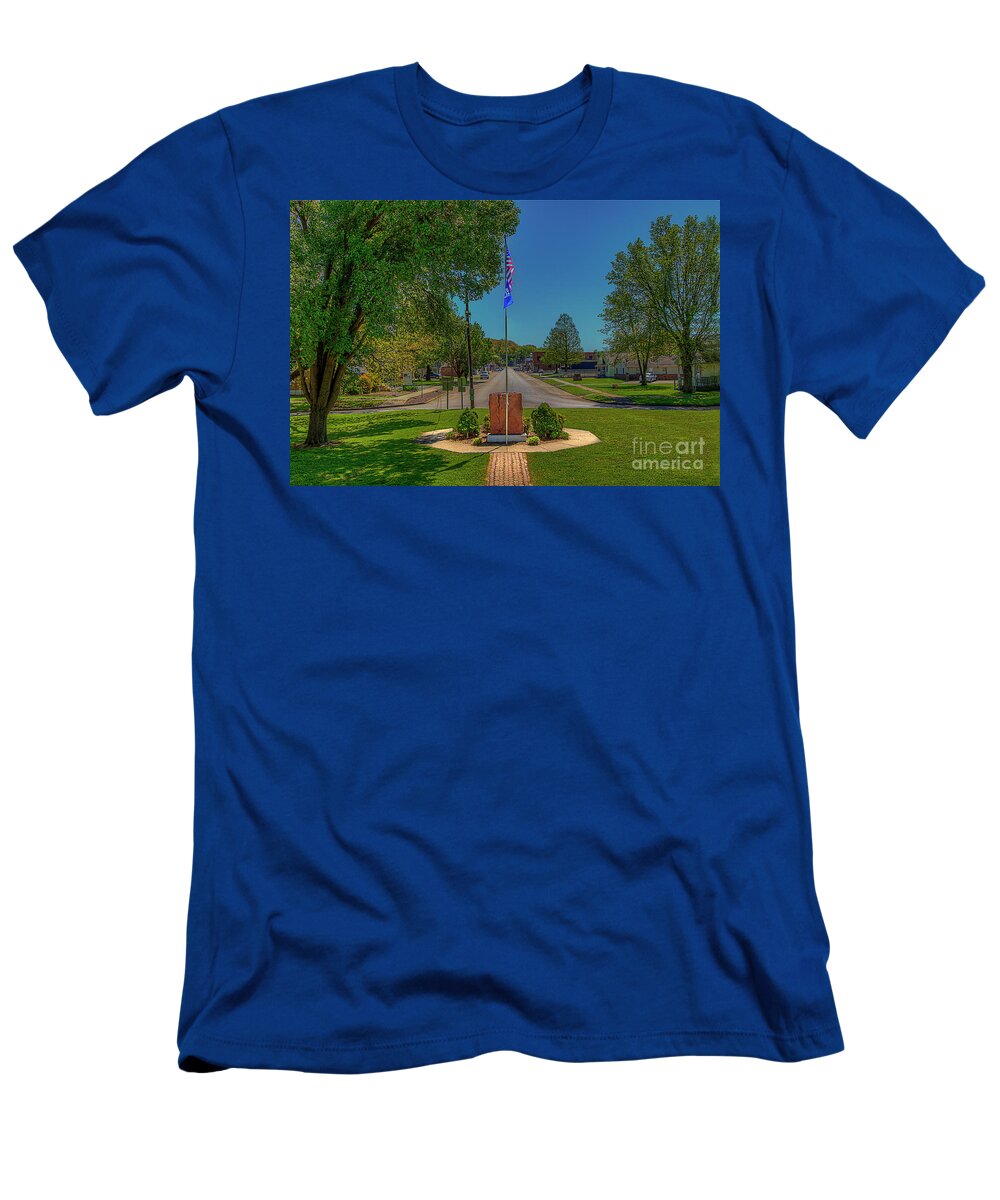 Travel T-Shirt featuring the photograph Veterans Memorial in Circle Park by Larry Braun