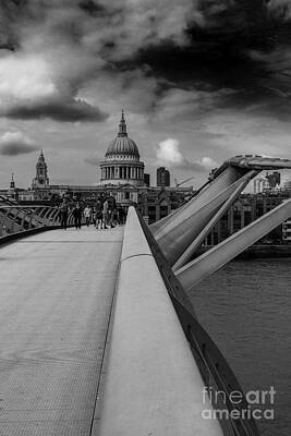 Abtracts Laura Leinsvencner - St Pauls Cathedral by Keith Thorburn LRPS EFIAP CPAGB