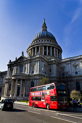Coffee Signs Royalty Free Images - St Pauls Cathedral London Royalty-Free Image by David Pyatt
