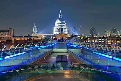 Beers On Tap - Millennium Bridge and St Pauls by Songquan Deng