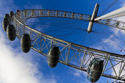 Animal Surreal - The London Eye by David Pyatt