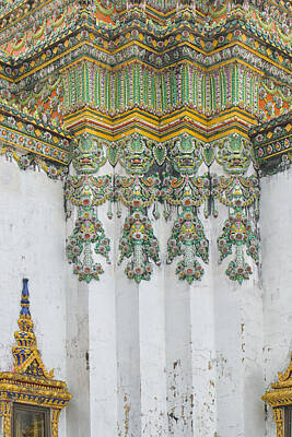 Graphic Tees - Images from Wat Pho by Carol Ailles