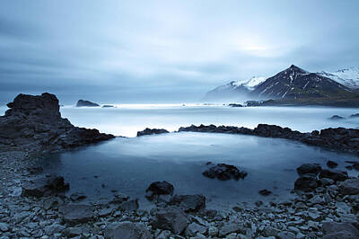 Queen - Seascape Iceland by Ollie Taylor