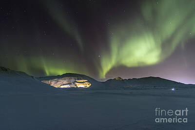 Airport Maps - Northern lights iceland by Gunnar Orn Arnason