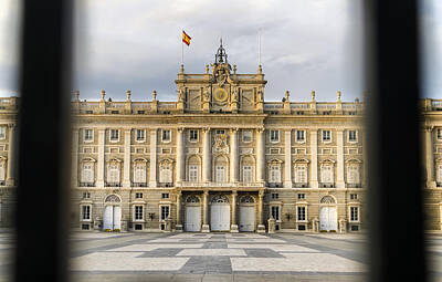 Mother And Child Animals - Royal Palace by Pablo Lopez