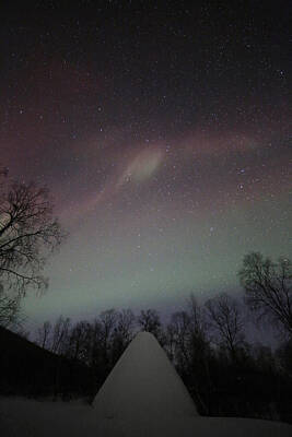 Grateful Dead - Sky lights above a hut by Pekka Sammallahti