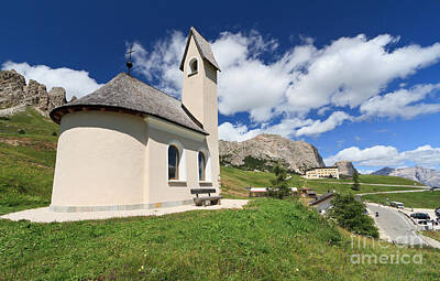 Architecture David Bowman - small chapel and Gardena pass by Antonio Scarpi