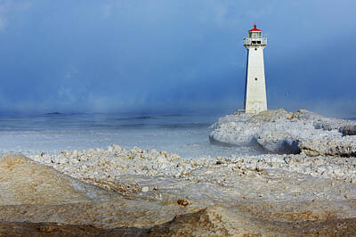 Everet Regal Royalty-Free and Rights-Managed Images - Sodus Point Lighthouse by Everet Regal