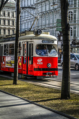1-war Is Hell - Trams in Vienna by Chris Smith