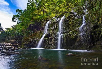 Old Masters - Upper Waikani Falls - the stunningly beautiful Three Bears found in Maui. by Jamie Pham