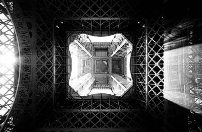 Design Turnpike Vintage Farmouse - Eiffel Tower by Dave Beckerman
