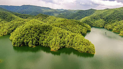 Granger Royalty Free Images - aerial of South Carolina Lake Jocassee Gorges Upstate Mountains Royalty-Free Image by Alex Grichenko