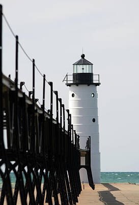 Lighthouse - Long Shot by Linda Kerkau