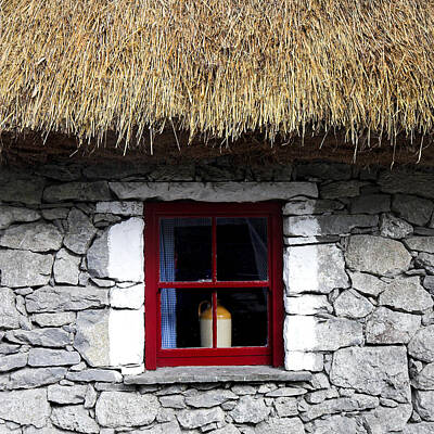 Latidude Image - Traditional Thatch roof cottage Ireland by Pierre Leclerc Photography