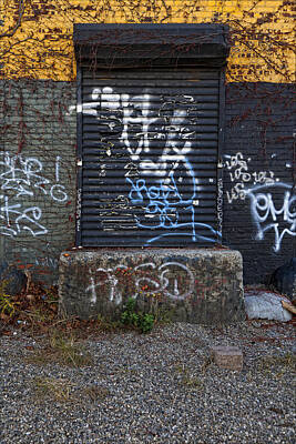 Movie Tees - Ababdoned Doorway Wiiliamsburg Brooklyn by Robert Ullmann