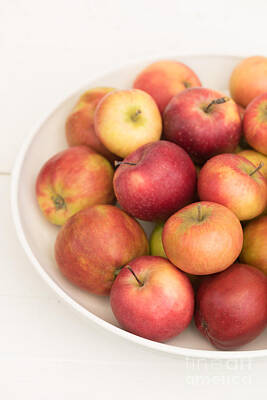 Paul Mccartney - Apples in a bowl by Elisabeth Coelfen