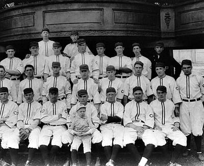 Sports Paintings - Cincinnati Reds baseball team posed 1910 by Celestial Images