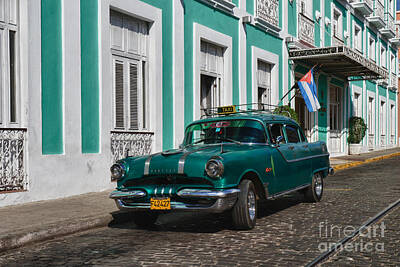 Winter Animals - Cuba Cars II by Juergen Klust