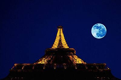 United States Map Designs Rights Managed Images - Full Moon Over Eiffel Tower. Paris Royalty-Free Image by Celestial Images