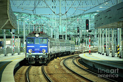Route 66 Royalty Free Images - Gdansk wrzeszcz train station Royalty-Free Image by Rob Hawkins