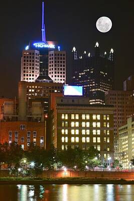 Beer Photos - Highmark in Downtown Pittsburgh by Frozen in Time Fine Art Photography
