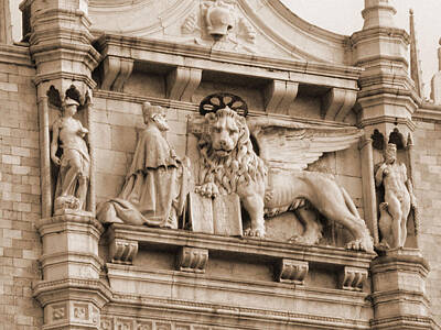 Donna Corless Royalty-Free and Rights-Managed Images - Lion of Venice with the Doge by Donna Corless