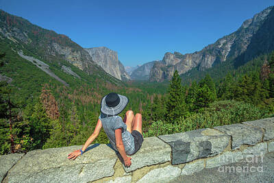 Pbs Kids - Looking Tunnerl View Yosemite by Benny Marty