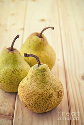 Macaroons - Pears by Giordano Aita
