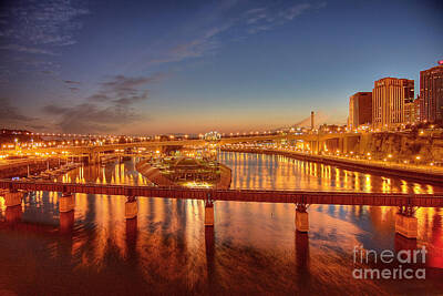 Cities Royalty-Free and Rights-Managed Images - Saint Paul Skyline At Night by Wayne Moran