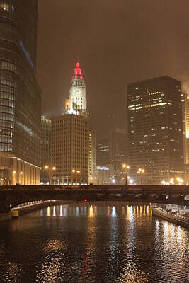 Vintage Tees - Snowy Night in Chicago by Lauri Novak
