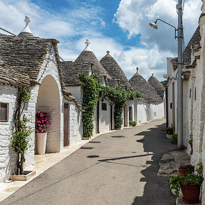 Paintings For Children Cindy Thornton - The streets of Alberobello by Nicola Simeoni