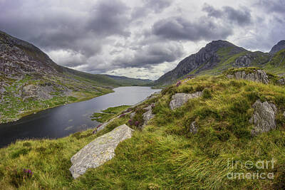 Beverly Brown Fashion - Tryfan and Lake Ogwen by Ian Mitchell