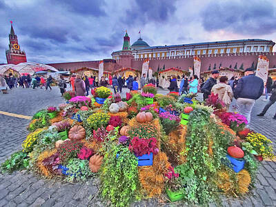 Travel Pics Digital Art Royalty Free Images - Red Square. Moscow Autumn. Royalty-Free Image by Andy i Za