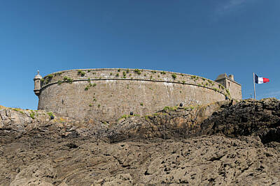 Scary Photographs - Fort on the island Petit-Be, Saint-Malo at low tide on a sunny day in summer by Stefan Rotter