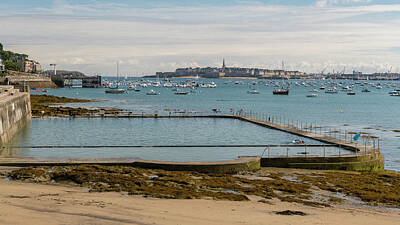 Halloween Movies - Beach of Dinard and old city of Saint-Malo in the background by Stefan Rotter