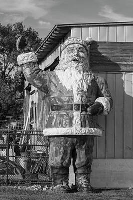Gaugin - Retro Santa Statue by Robert Wilder Jr