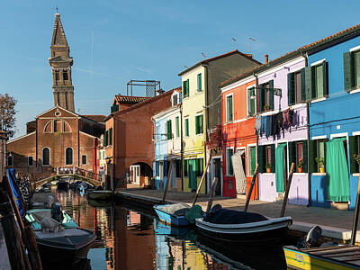 Juj Winn - Canal with boats in Burano on a sunny day in late autumn by Stefan Rotter