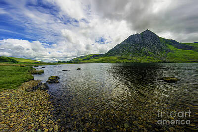 Airplane Paintings Royalty Free Images - Tryfan Mountain Royalty-Free Image by Ian Mitchell