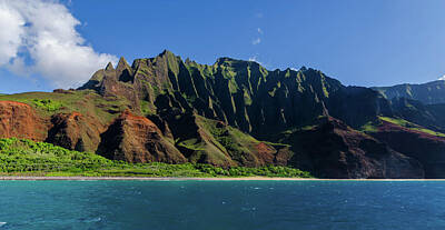 Olympic Sports - Amazing view of beautiful Napali coast in Kauai Hawaii USA by Ujjwal Shrestha
