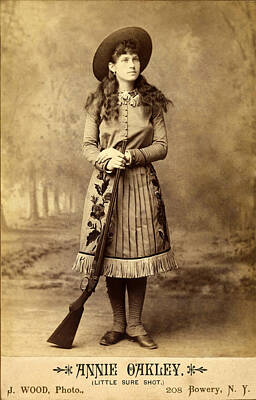 Celebrities Photos - Annie Oakley - Cabinet Card by David Hinds