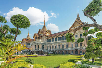 Royalty-Free and Rights-Managed Images - Chakri Maha Prasat Throne Hall by Manjik Pictures