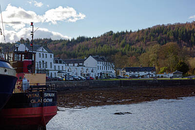 Sports Tees - Inveraray and the Vital Spark by Derek Beattie