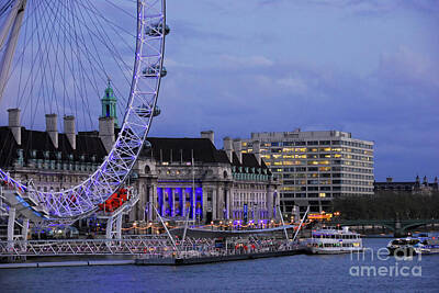 Cities Royalty-Free and Rights-Managed Images - London Eye at night by Paul Quinn