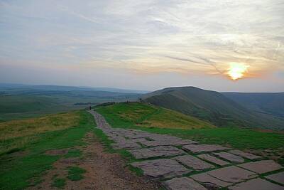 Home For The Holidays - Mam Tor Summit by Watto Photos