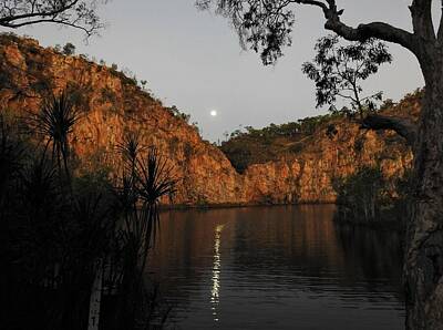 Us License Plate Maps Royalty Free Images - Moon rising over Edith Falls, NT Royalty-Free Image by Athol KLIEVE