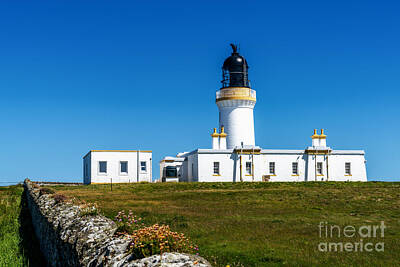 Royalty-Free and Rights-Managed Images - Noss Head Lighthouse by Nando Lardi